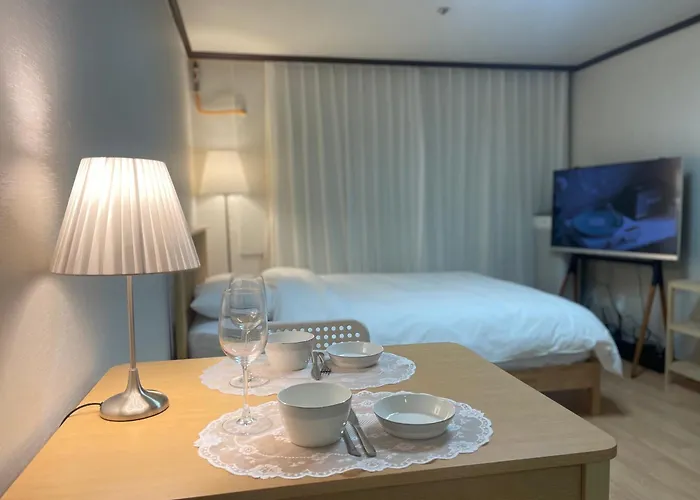 Apartment Modern Cozy Near Sindang